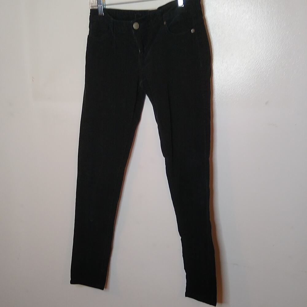 Rue 21 junior's size 5/6 black corduroy pants.